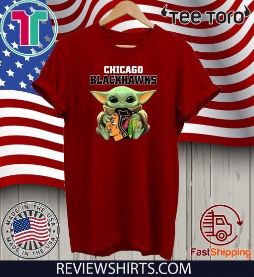 Baby Yoda Hug Chicago Blackhawks Limited Edition T-Shirt