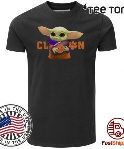 Baby Yoda Hug Clemson Tigers t-shirts
