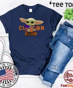 Baby Yoda Hug Clemson Tigers t-shirts