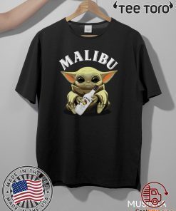 Baby Yoda hug Johnnie Walker Whiskey Offcial T-Shirt