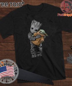 Groot hug baby yoda Offcial T-Shirt