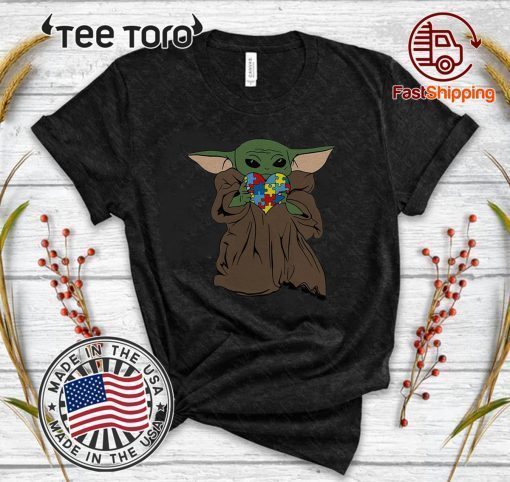 Yoda baby hugs Autism heart Offcial T-Shirt