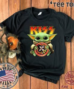 Baby Yoda Hug Kiss 2020 T-Shirt