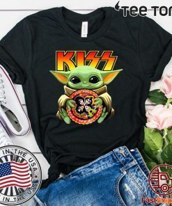 Baby Yoda Hug Kiss 2020 T-Shirt