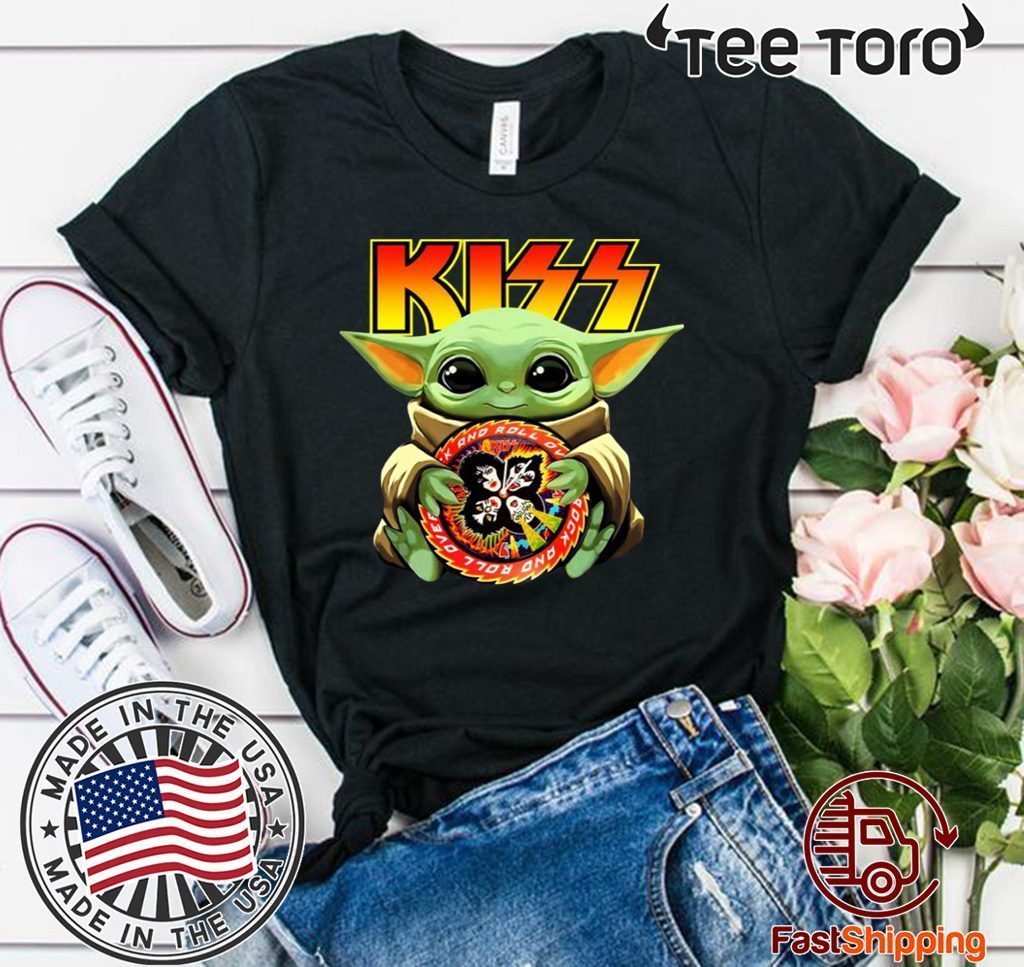 Baby Yoda Hug Kiss 2020 T-Shirt