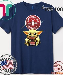 Baby Yoda Hug Smithwick’s Irish Red Beer 2020 T-Shirt