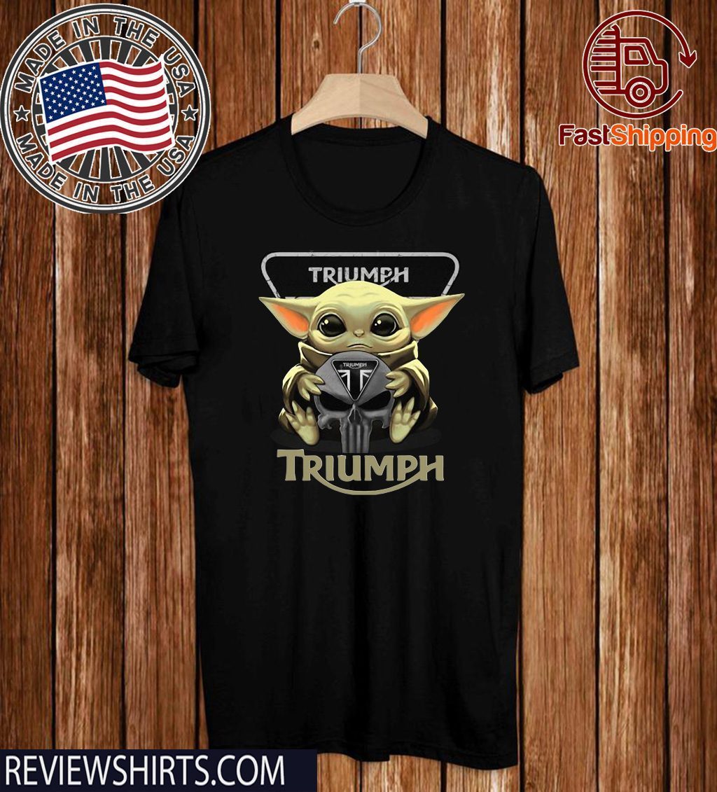 Baby Yoda Hug Triumph Hot T-Shirt