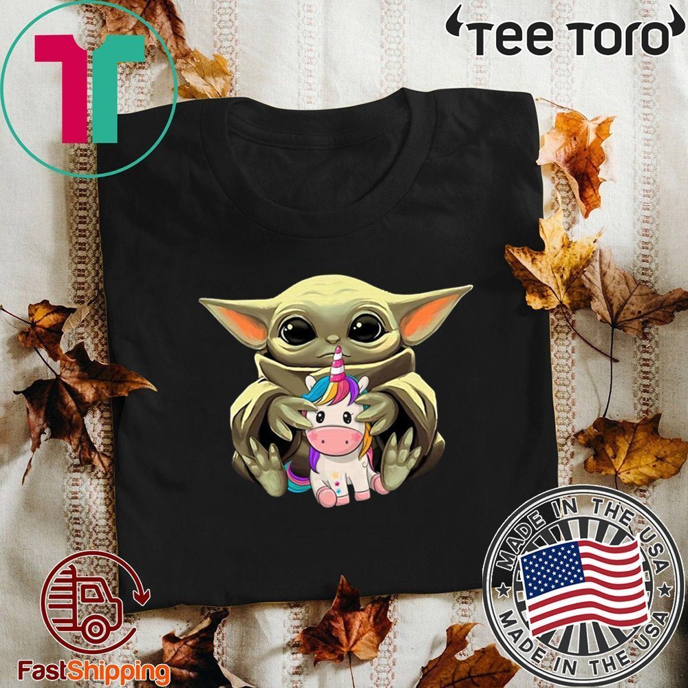 Baby Yoda Hug Unicorn Offcial T-Shirt