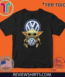 Baby Yoda Hug Volkswagen 2020 T-Shirt