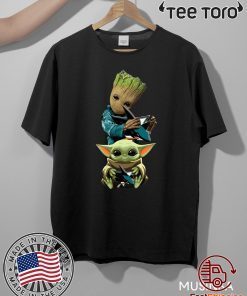 Baby Yoda and Baby Groot hug San Jose Sharks Classic T-Shirt