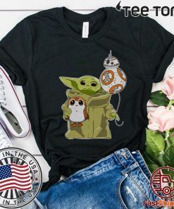 The Mandalorian Baby Yoda hug Sad Porg 2020 T-Shirt