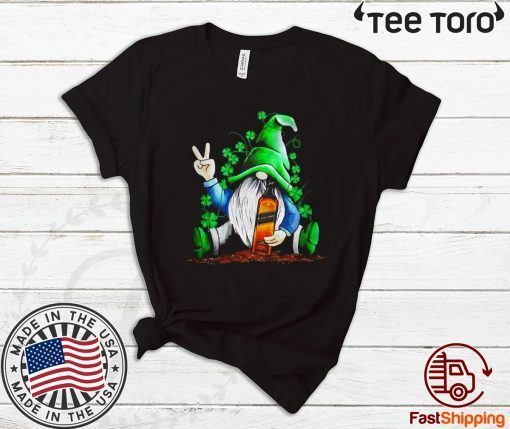 Gnomes Lucky Hug Black label St. Patrick_s Day 2020 T-Shirt