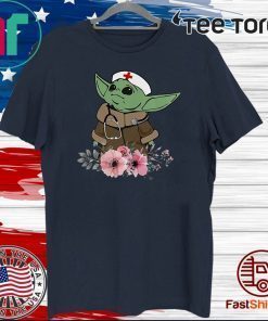 Baby Yoda Shirt, Baby Yoda Hat, Star Wars Baby Yoda nurse flower 2020 T-Shirt