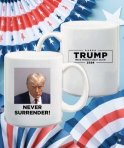 Trump Never Surrender Black Mug