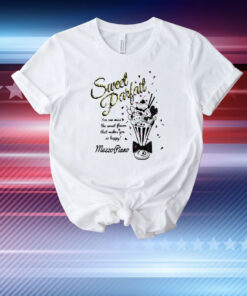 Sweet Parfait you can miss the sweet flavor that makes you so happy mezzo piano T-Shirt