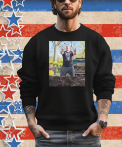 Official Feiner Mulch Company King Of The Mulch Photo 2025 T-Shirt